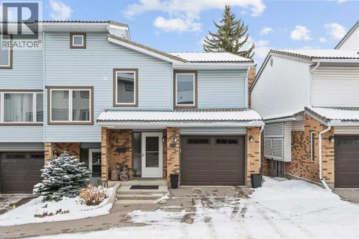 212 Coachway Lane SW, Calgary, Alberta T3H2V9