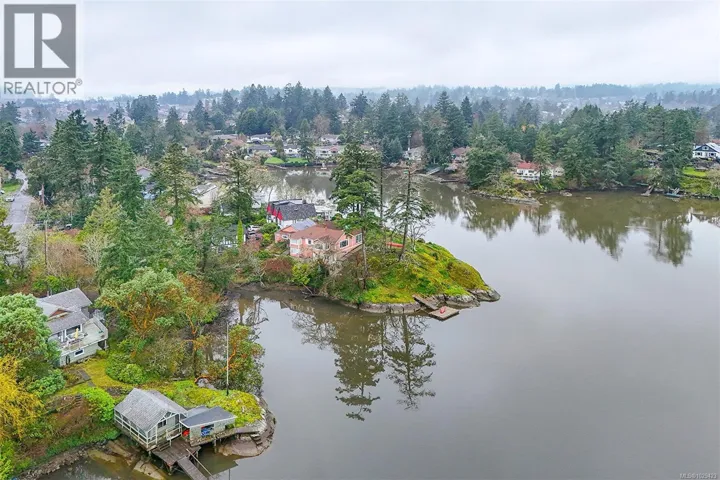 2898 Glenwood Ave, Saanich, British Columbia V9A2S2