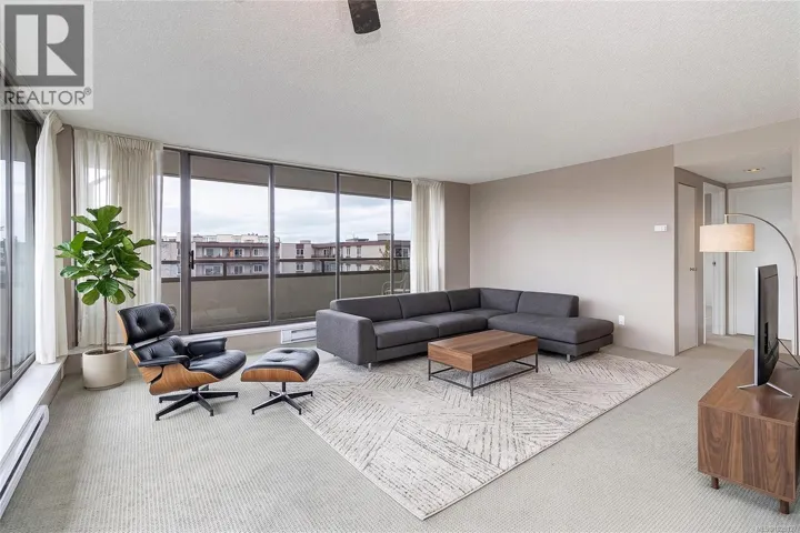 301 9805 Second St, Sidney, British Columbia V8L4T9