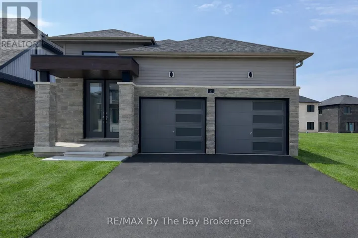7 ROSANNE CIRCLE, Wasaga Beach, Ontario L9Z0N4