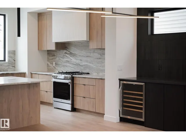 9140 74 AV NW, Edmonton, Alberta T6E1E1