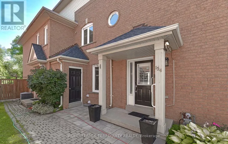 154 PRESSED BRICK DRIVE, Brampton (Brampton North), Ontario L6V4K6