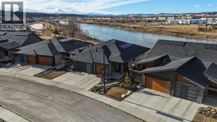 31 Riviera Court, Cochrane, Alberta t4c2v8