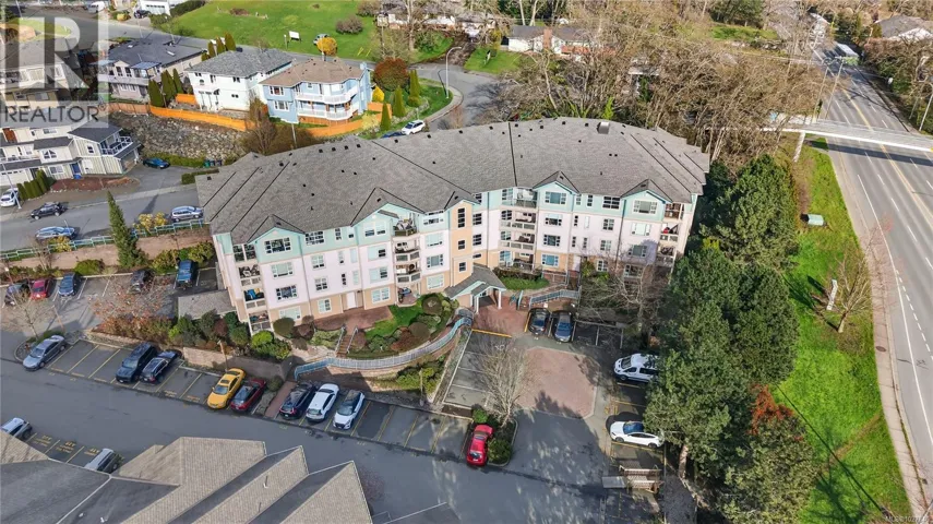 204 799 Blackberry Rd, Saanich, British Columbia V8X5J3