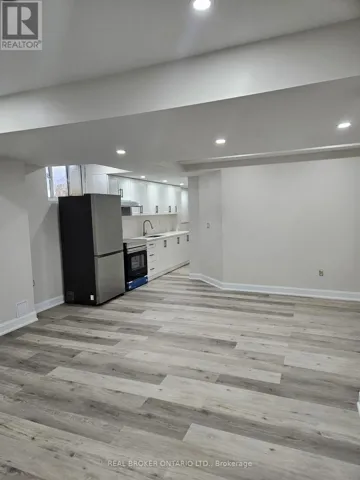 LOWER LEVEL - 63 HILDRED STREET, Welland (Lincoln/Crowland), Ontario L3B1M9