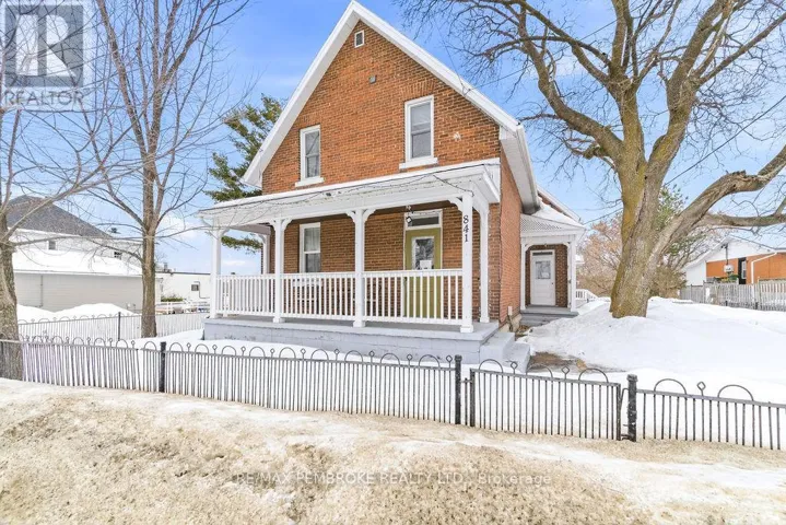 841 PEMBROKE STREET W, Pembroke, Ontario K8A5P5