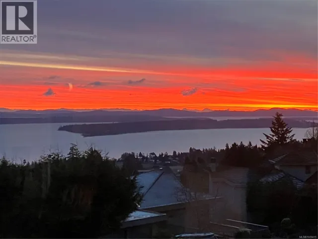 8874 Park Pacific Terr, North Saanich, British Columbia V8L4S1