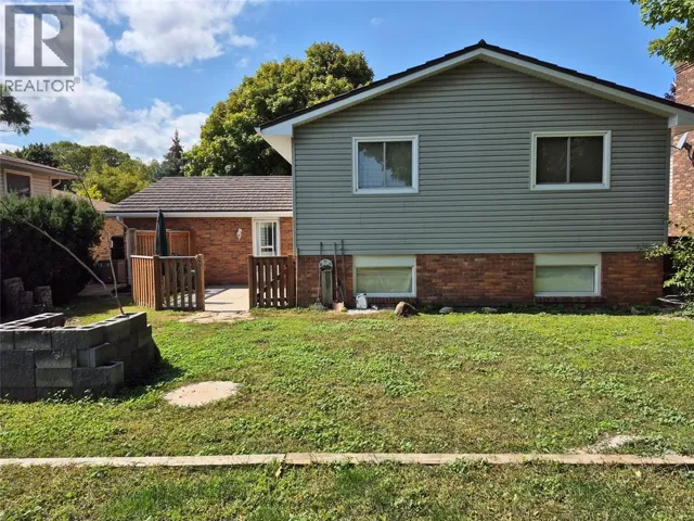 608 WINCHESTER CRESCENT South, Sarnia, Ontario N7S4P9