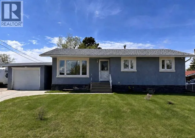 525 4 Avenue, Fox Creek, Alberta T0H1P0