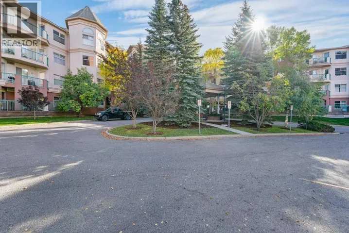 215, 200 Lincoln Way SW, Calgary, Alberta T3E7G7