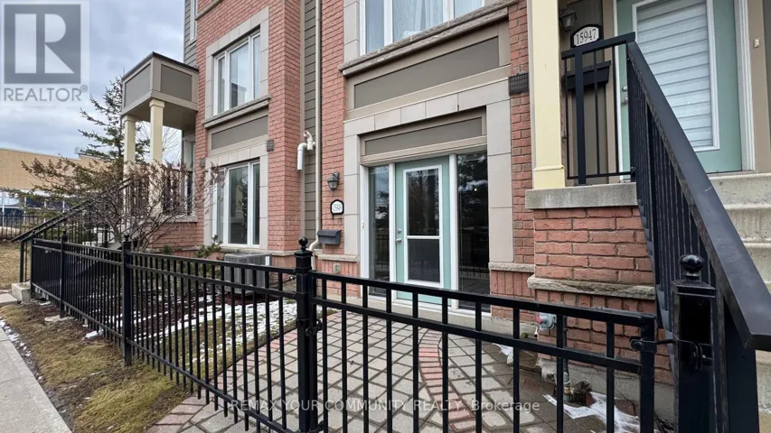 15949 BAYVIEW AVENUE, Aurora, Ontario L4G0S3