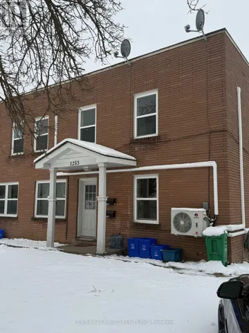 B - 1253 CLONSILLA AVENUE, Peterborough (Town Ward 3), Ontario K9J5Z1
