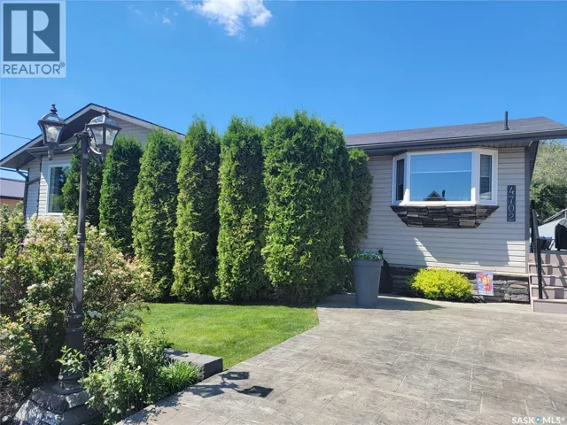 4702 Leader STREET, Macklin, Saskatchewan S0L2C0