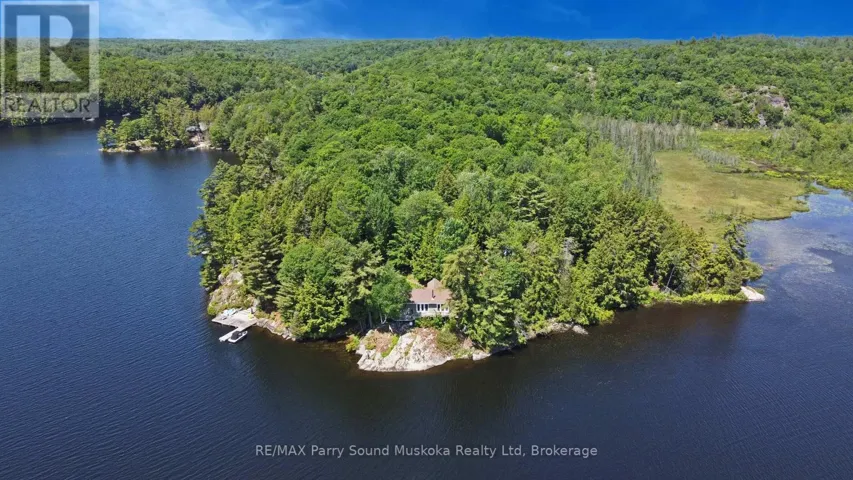 900+ ft Waterfront!