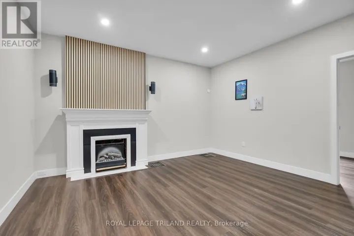 2 - 22 MITCHELL STREET, St. Thomas, Ontario N5R2T7