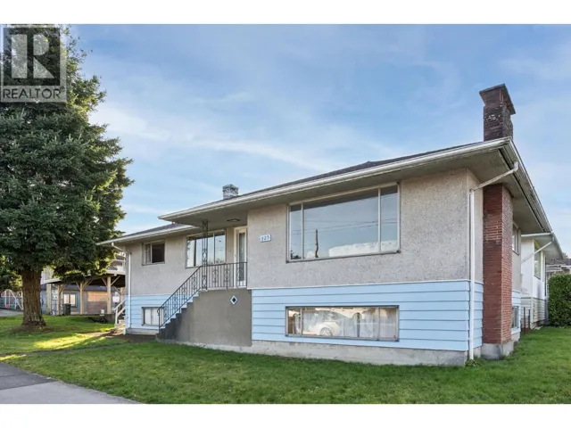 925 NANAIMO STREET, Vancouver, British Columbia V5L4T1