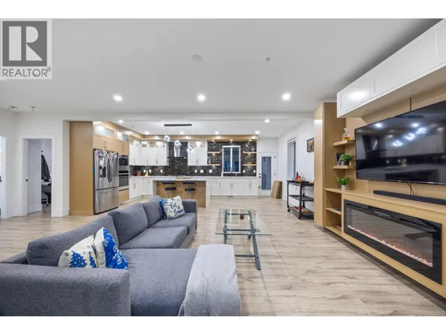 Upper 10500 MCVEETY STREET, Maple Ridge, British Columbia V2W0K3