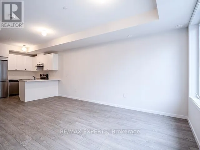 61 - 300 ALEX GARDNER CIRCLE, Aurora (Aurora Village), Ontario L4G1N4