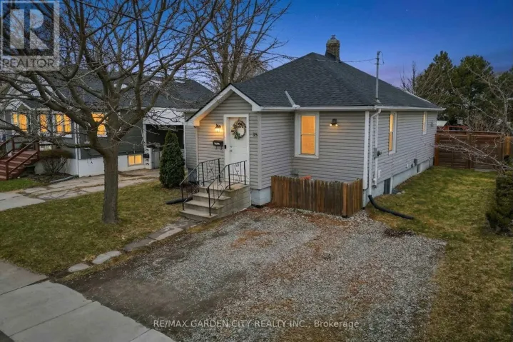 65 SCOTT STREET W, St. Catharines (Haig), Ontario L2R1E3