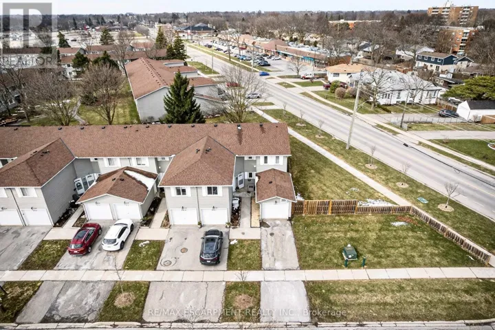 101 - 201 DORCHESTER BOULEVARD, St. Catharines (Carlton/Bunting), Ontario L2M7W1