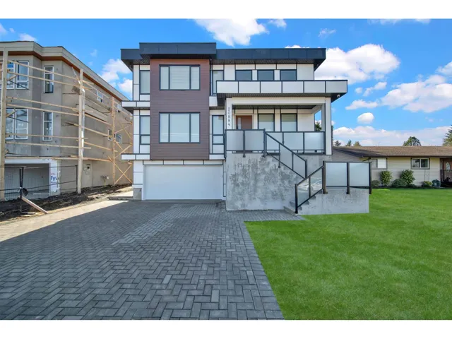 20884 48 AVENUE, Langley, British Columbia V3A3L9