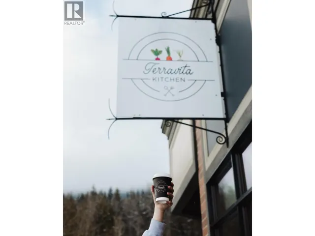 415 Victoria Road Unit# A, Revelstoke, British Columbia V0E2S0