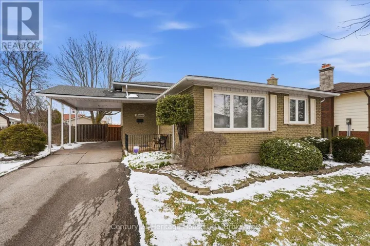 11 ROBERT STREET, Welland (Lincoln/Crowland), Ontario L3B5T8