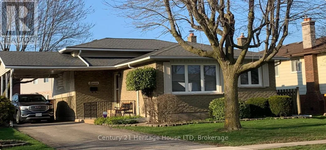 11 ROBERT STREET, Welland (Lincoln/Crowland), Ontario L3B5T8