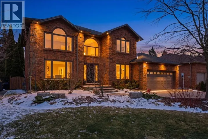 28 DEERVIEW Avenue, Ancaster, Ontario L9G4R8