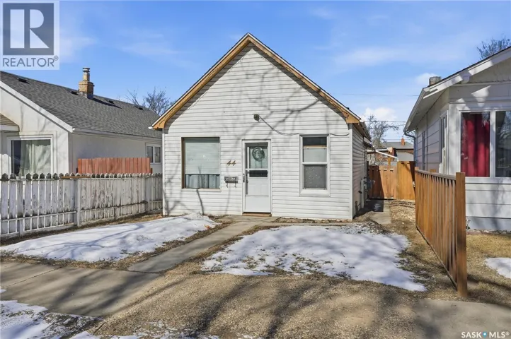 44 Lillooet STREET W, Moose Jaw, Saskatchewan S6H4Y5