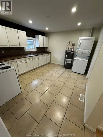819 Frank Unit# 1, Windsor, Ontario N8S3P4