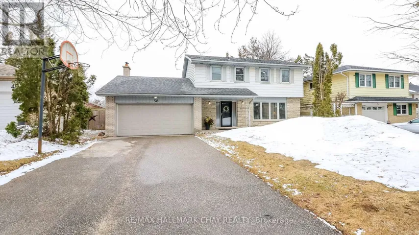38 PEACOCK LANE, Barrie (Allandale Heights), Ontario L4N3R8