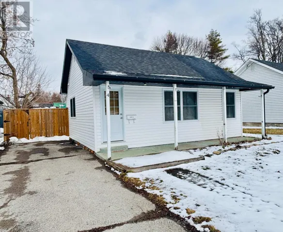 4 WEEKS AVENUE, Quinte West (Trenton Ward), Ontario K8V1X5