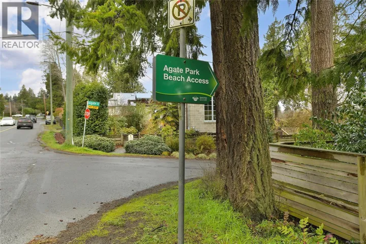 5 5156 Cordova Bay Rd, Saanich, British Columbia V8Y2X5