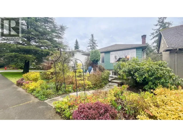 2810 W 31ST AVENUE, Vancouver, British Columbia V6L2A2