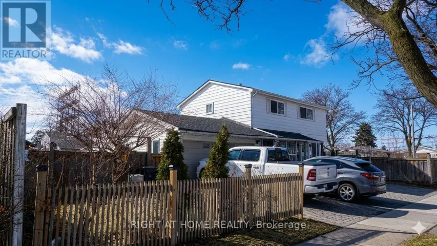 37 BANDA SQUARE E, Toronto (West Humber-Clairville), Ontario M9V1Z4