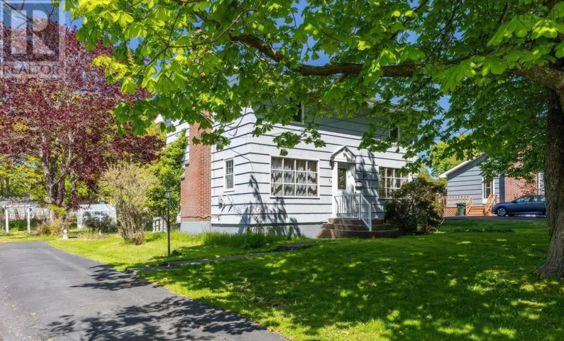 72 Huntington Street, Yarmouth, Nova Scotia B5A2S3