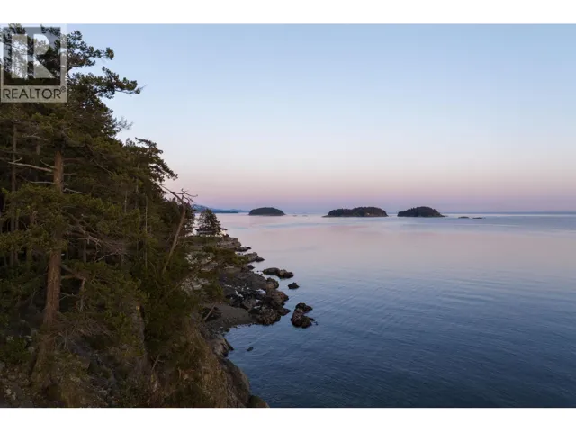 LOT C SUNSHINE COAST HIGHWAY, Sechelt, British Columbia V7Z0N2