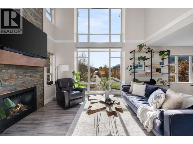 38226 EAGLEWIND BOULEVARD, Squamish, British Columbia V8B0T2