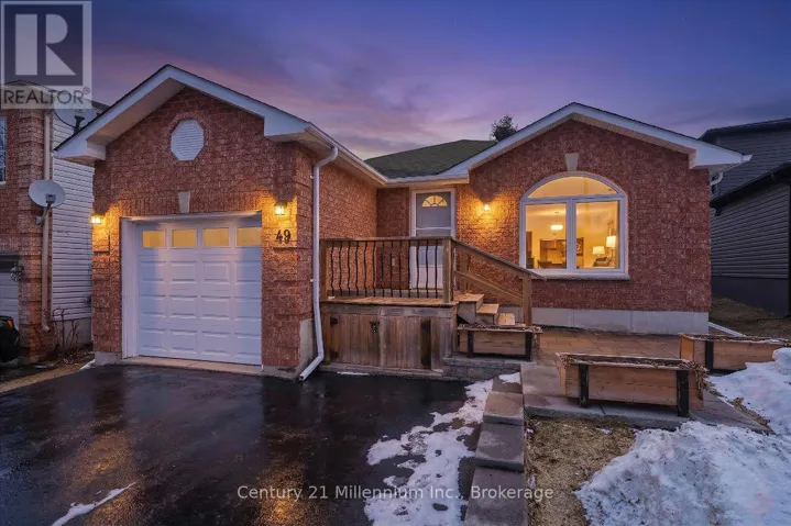 49 WADDINGTON CRESCENT, Barrie (Holly), Ontario L4N8C7