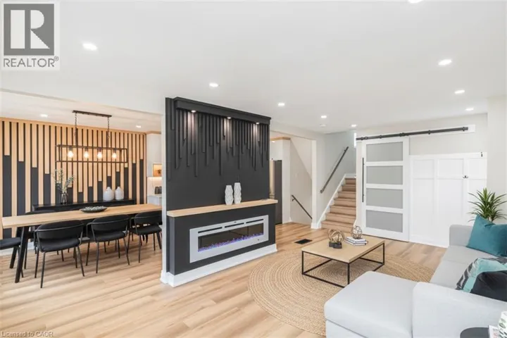 2 COUNTRY CLUB Drive, Hamilton, Ontario L8K5W2