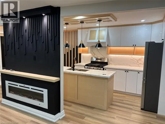 2 COUNTRY CLUB Drive, Hamilton, Ontario L8K5W2