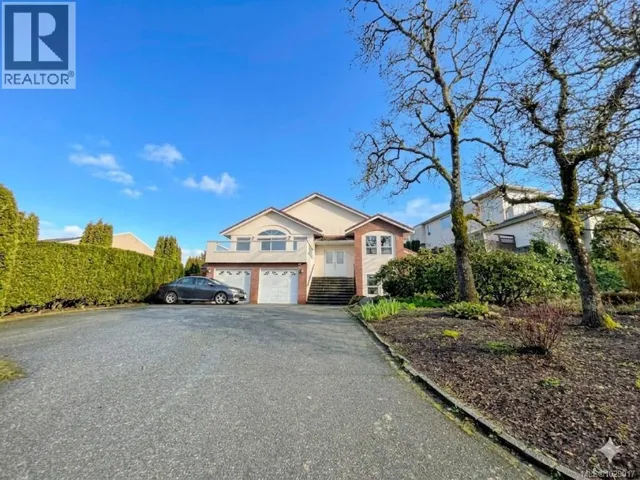 4268 Westervelt Pl, Saanich, British Columbia V8X4W5