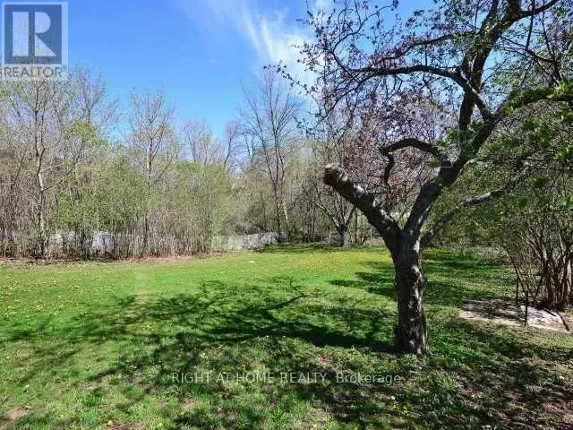 15 PIONEER DRIVE, Mississauga (Streetsville), Ontario L5M1G8