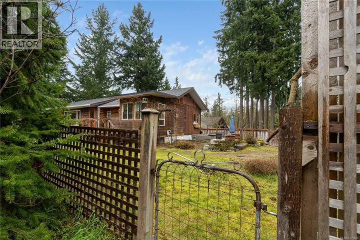 980 Poplar Way, Whiskey Creek, British Columbia V9K1X9