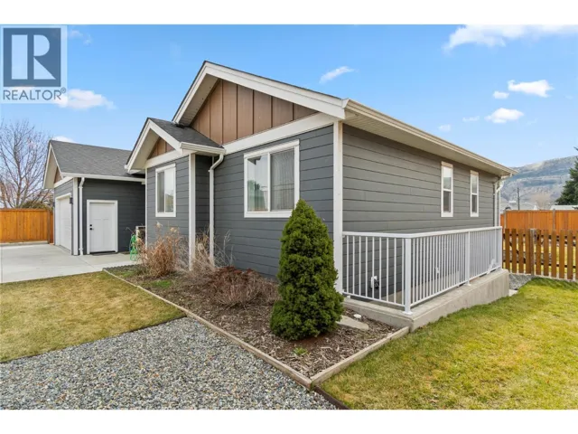 2567 YOUNG Avenue, Kamloops, British Columbia V2B4M9