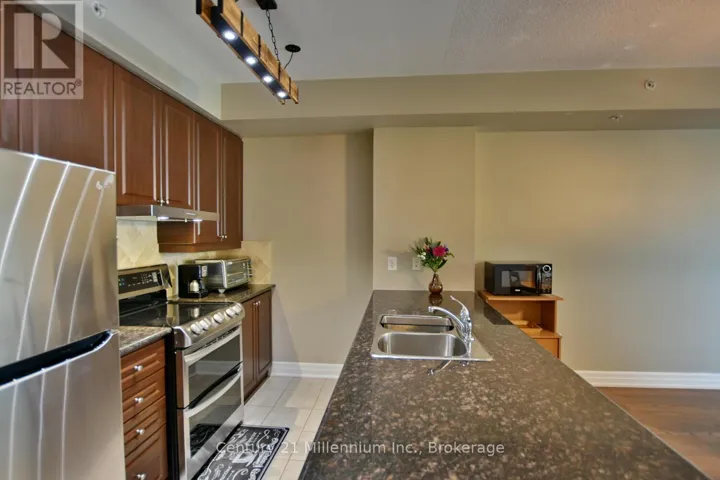 208 – 1 SHIPYARD LANE, Collingwood, Ontario L9Y0W2