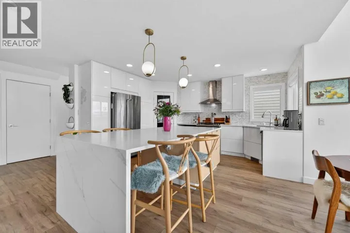 46 Springbluff Boulevard SW, Calgary, Alberta T3H4V6