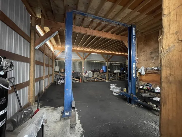 12343 OLD YALE ROAD, Surrey, British Columbia V3V3X7