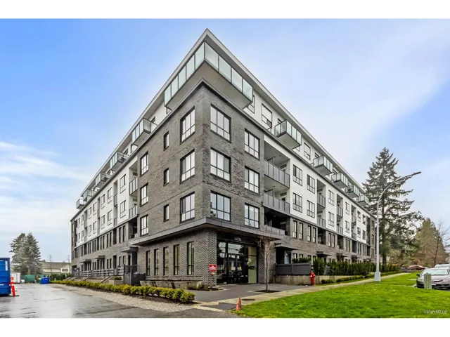 204 14778 106 AVENUE, Surrey, British Columbia V3R0J4